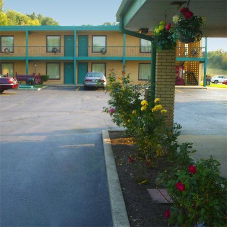 Village Inn Motel - Berrien Springs Exteriér fotografie